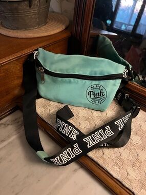 VICTORIA'S SECRET PINK "We Run This Beach" Fanny Pack Bum Bag Teal‎ Black GUC